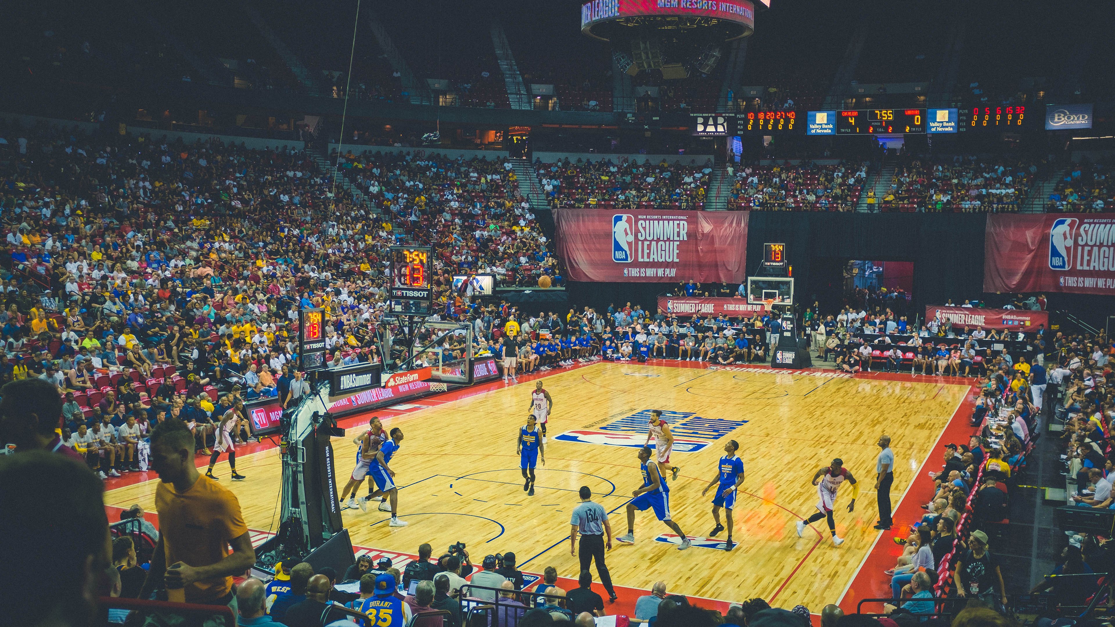 _荒漠淘金：在广袤沙丘中的耐力大比拼_，沙漠拓荒